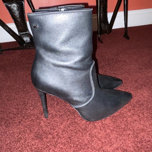 Michael Kors black ankle boot size 7 - Picture 4 of 11